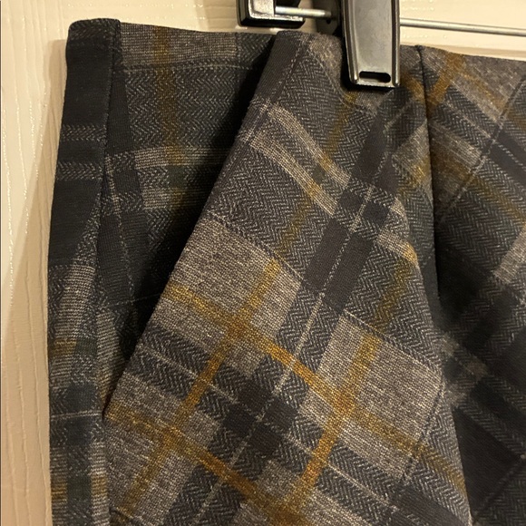 CAbi Gray Plaid Mini Skirt - Picture 4 of 11